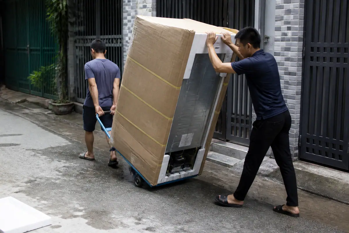 Những sai lầm nghiêm trọng cần tránh khi đóng gói và vận chuyển tủ lạnh - thùng carton đựng tủ lạnh