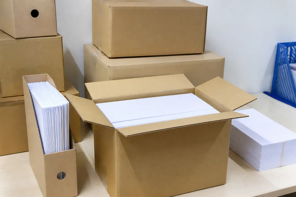 Thùng Carton Đựng Giấy A4: Kích Thước Chuẩn & Cách Chọn